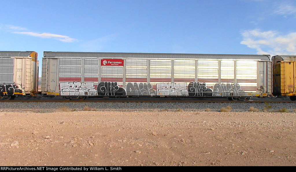 WB Unit Vehicular Flat Car Frt at Erie NV -28